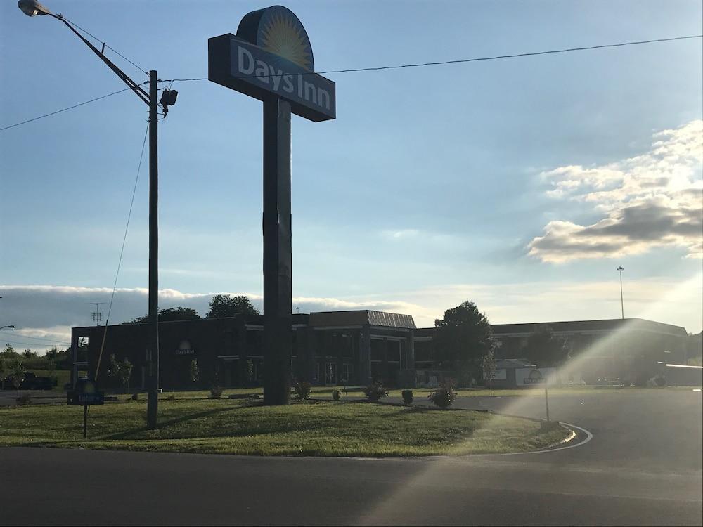 Days Inn By Wyndham Cave City Extérieur photo